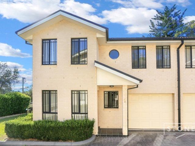 Townhouse for rent in Sydney, New South Wales