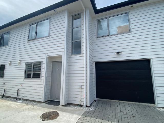House for rent in Point England, Oroua County