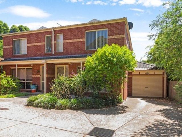 Townhouse for rent in Camerons Creek, Victoria