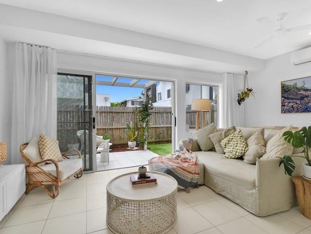 Townhouse for rent in Fernbrook, Queensland