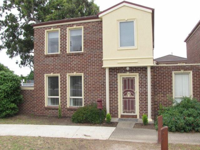 Townhouse for rent in Camerons Creek, Victoria