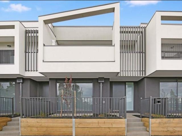 Townhouse for sale in Camerons Creek, Victoria