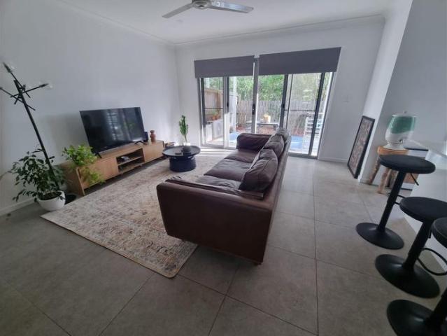 Townhouse for rent in Fernbrook, Queensland