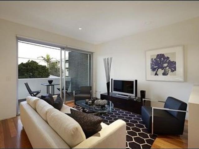 Townhouse for rent in Windsor, Melbourne