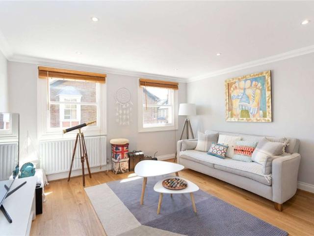 Townhouse for rent in Clewer Village, Windsor