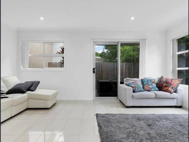 Townhouse for rent in Toombul, Queensland