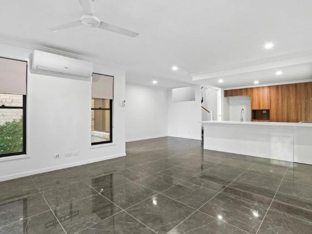 Townhouse for rent in Fernbrook, Queensland