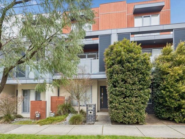 Townhouse for rent in Bayswater, Melbourne