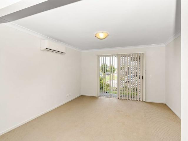 Townhouse for rent in Hamlyn Terrace, New South Wales