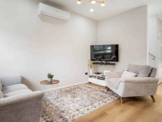 Townhouse for rent in Owhata, Oroua County