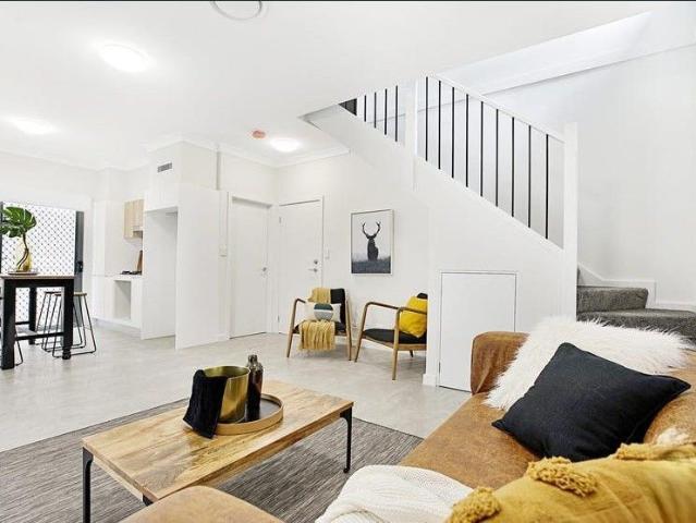 Townhouse for rent in Sydney, New South Wales
