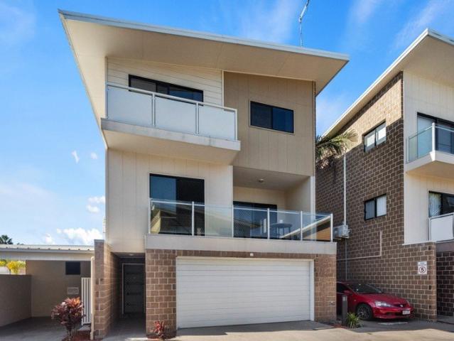 Townhouse for sale in Toombul, Queensland