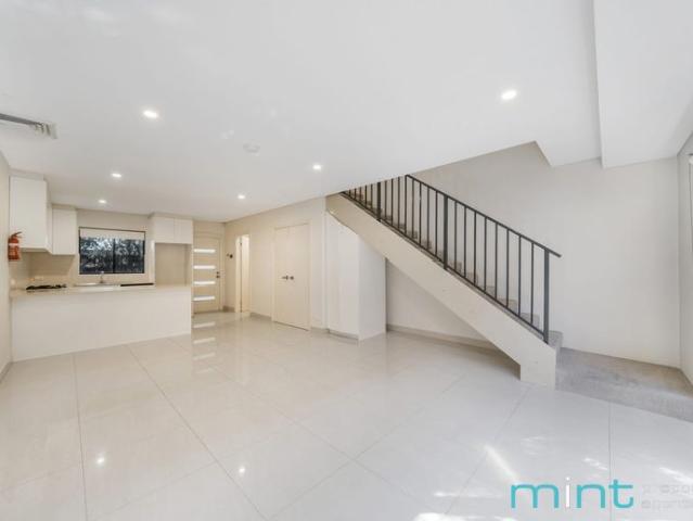 Townhouse for rent in Sydney, New South Wales