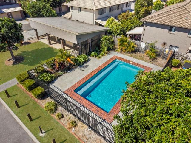 Townhouse for sale in Marsden, Greater Brisbane
