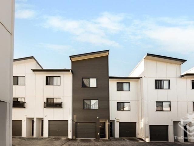 Townhouse for rent in Toombul, Queensland