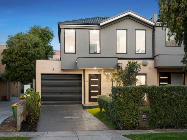 Townhouse for sale in Camerons Creek, Victoria