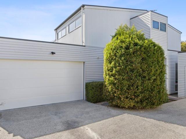 Townhouse for sale in Torquay, Victoria