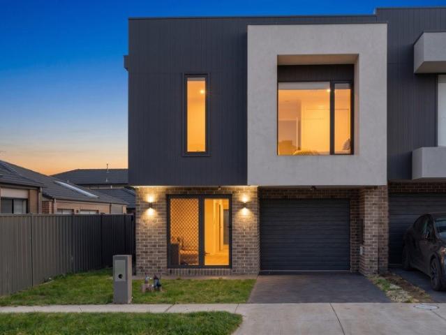 Townhouse for sale in Camerons Creek, Victoria
