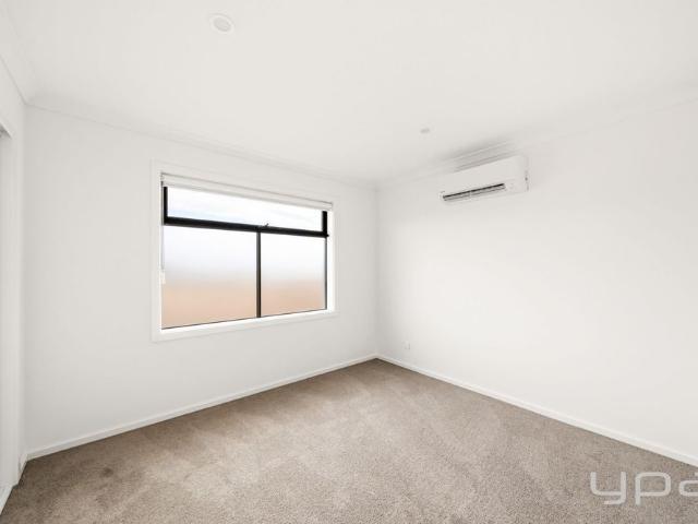 Townhouse for rent in Rathscar West, Victoria