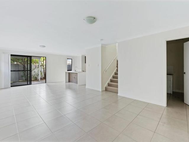 Townhouse for rent in Toombul, Queensland