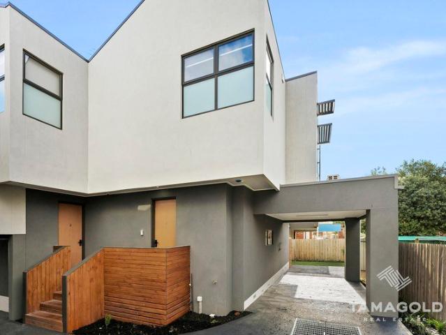 Townhouse for rent in Camerons Creek, Victoria