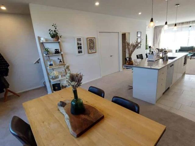 Townhouse for rent in Paremoremo