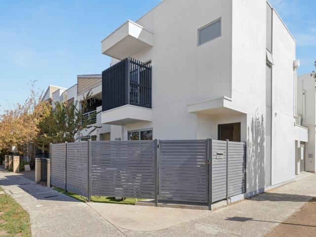 Townhouse for sale in Horseshoe Creek, South Australia