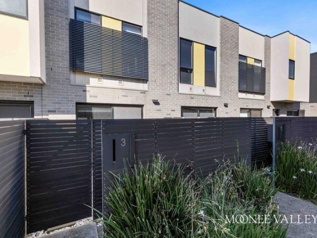 Townhouse for sale in Camerons Creek, Victoria
