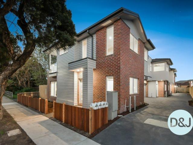 Townhouse for sale in Camerons Creek, Victoria