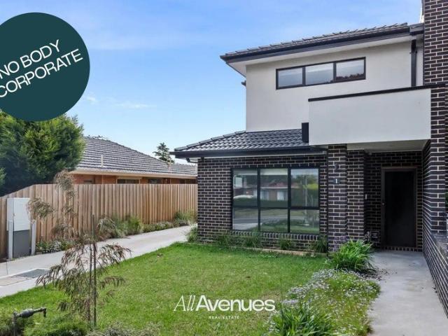 Townhouse for sale in Camerons Creek, Victoria