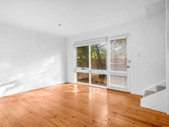 Townhouse for rent in Camerons Creek, Victoria