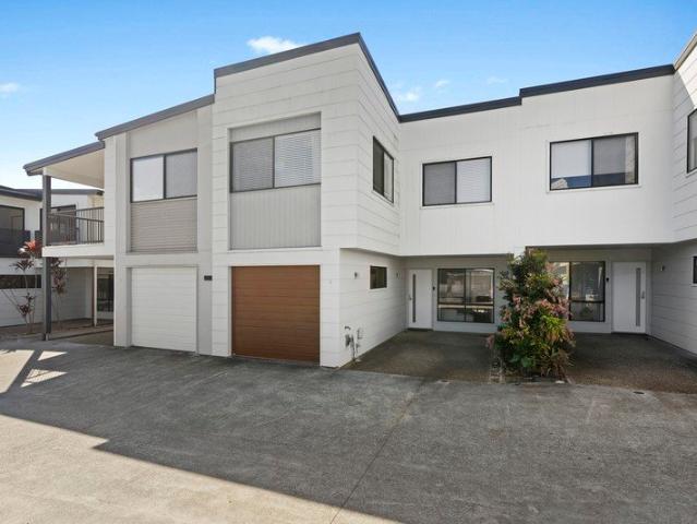 Townhouse for rent in Fernbrook, Queensland