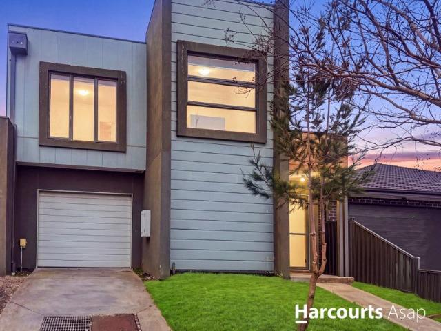 Townhouse for sale in Camerons Creek, Victoria