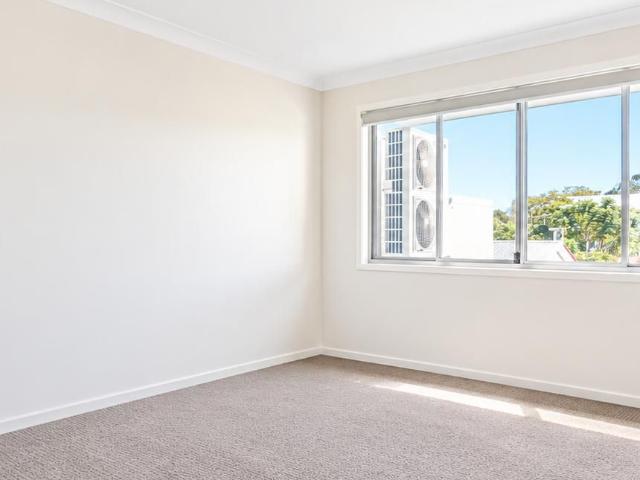 Townhouse for rent in Sherwood, Greater Brisbane
