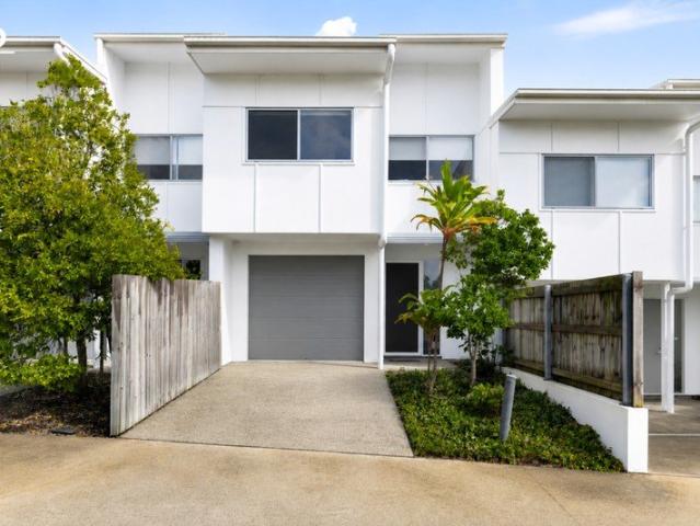Townhouse for sale in Kings Creek, Queensland