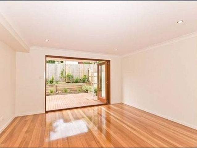 Townhouse for rent in Toombul, Queensland