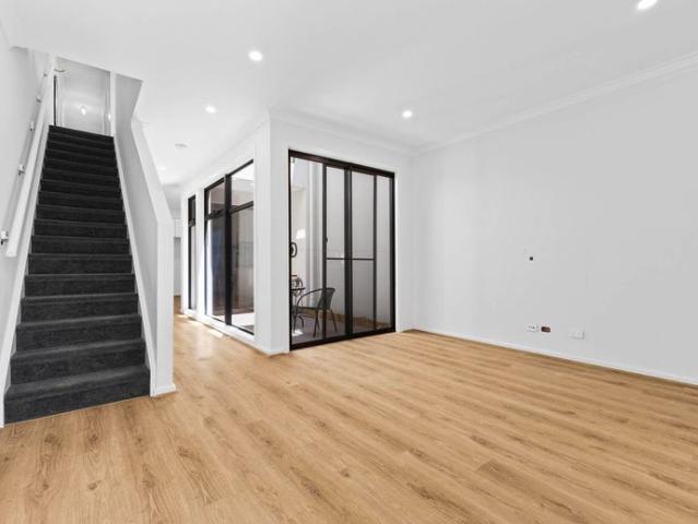 Townhouse for rent in Horseshoe Creek, South Australia