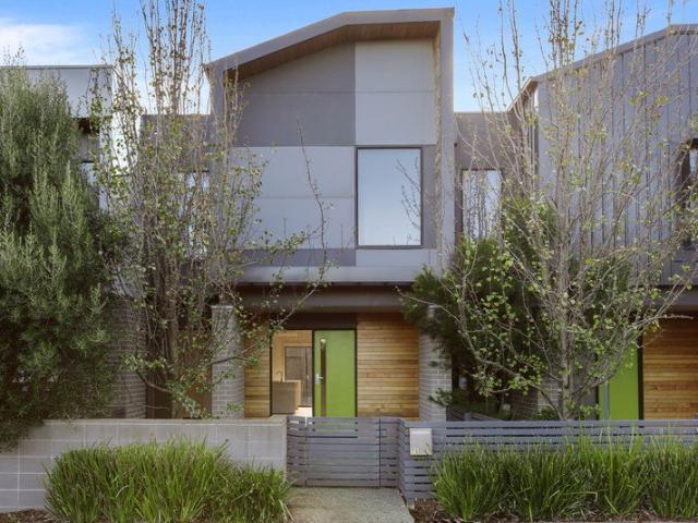 Townhouse for sale in Camerons Creek, Victoria