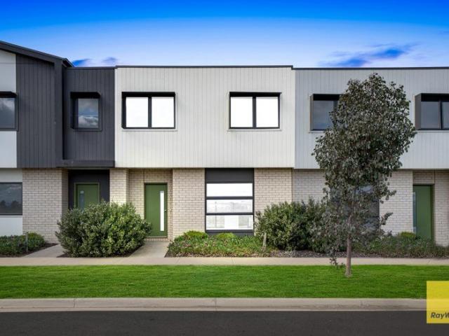 Townhouse for sale in Camerons Creek, Victoria