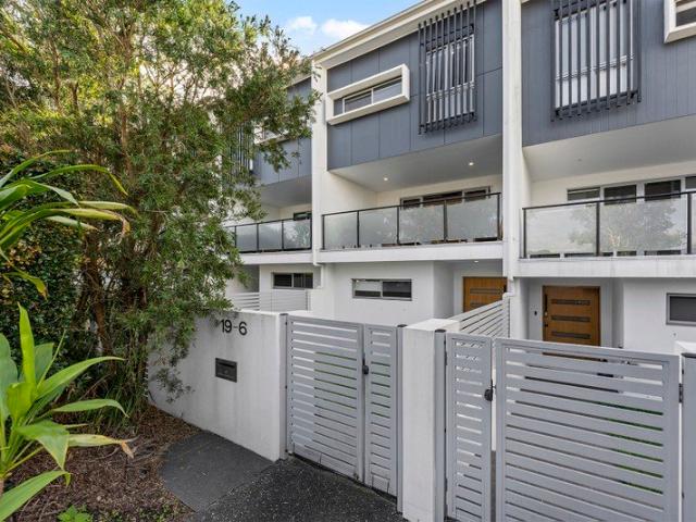 Townhouse for sale in Toombul, Queensland