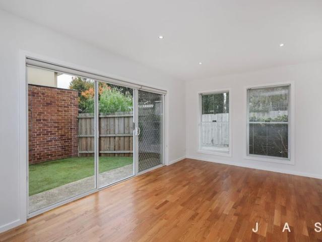 Townhouse for rent in Camerons Creek, Victoria