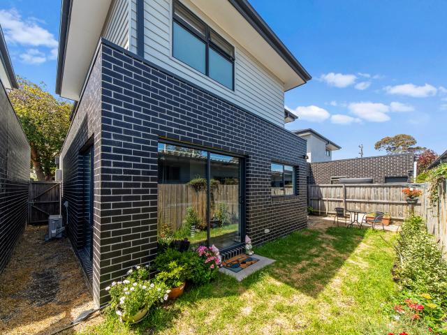 Townhouse for sale in Camerons Creek, Victoria