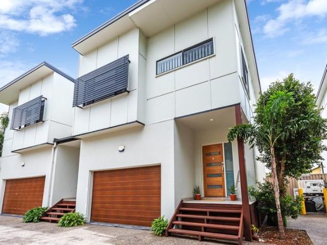 Townhouse for sale in Fernbrook, Queensland