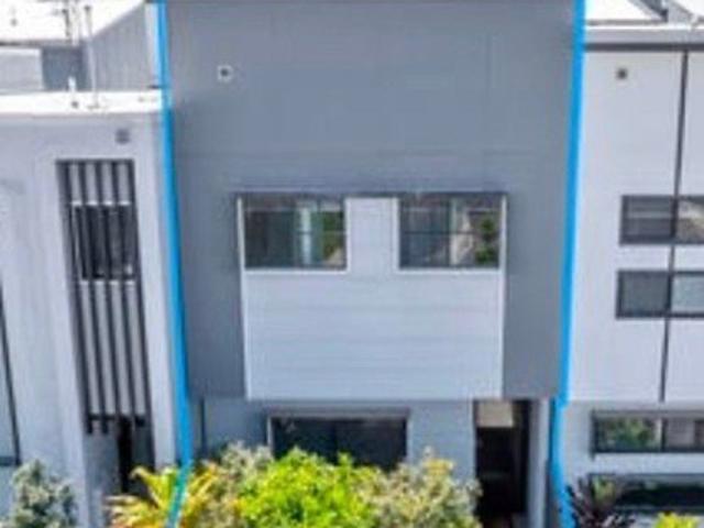Townhouse for rent in Kings Creek, Queensland