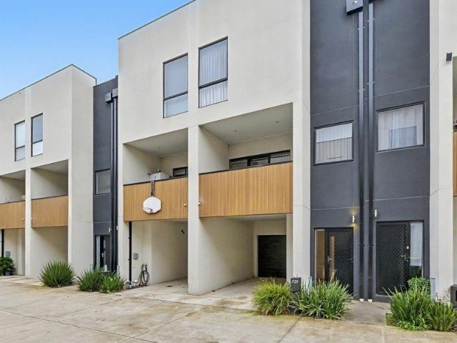 Townhouse for rent in Camerons Creek, Victoria