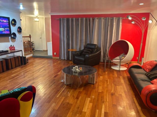 Room for rent in Canoga Park, California