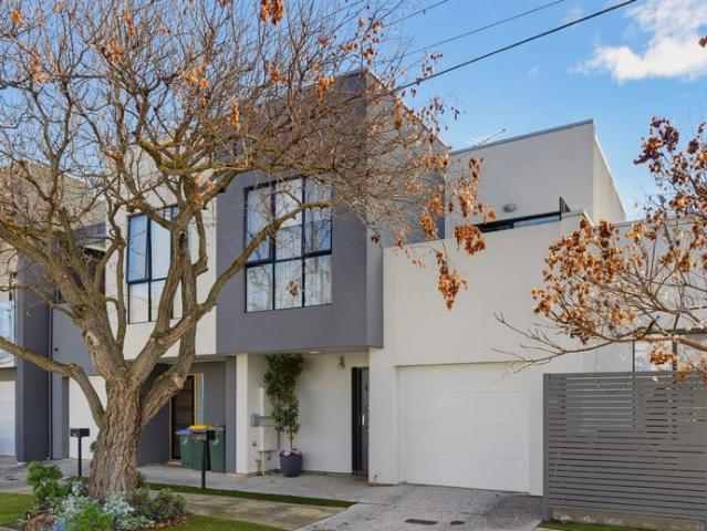 Townhouse for rent in Horseshoe Creek, South Australia