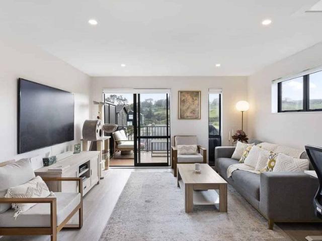 Townhouse for rent in Kumeū Central, Rodney