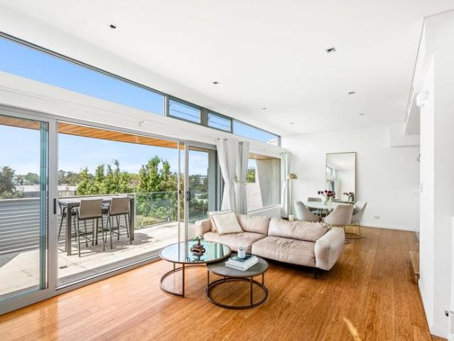 Townhouse for rent in Sutherland, New South Wales