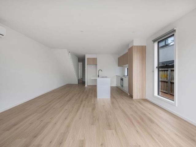 Townhouse for rent in Camerons Creek, Victoria